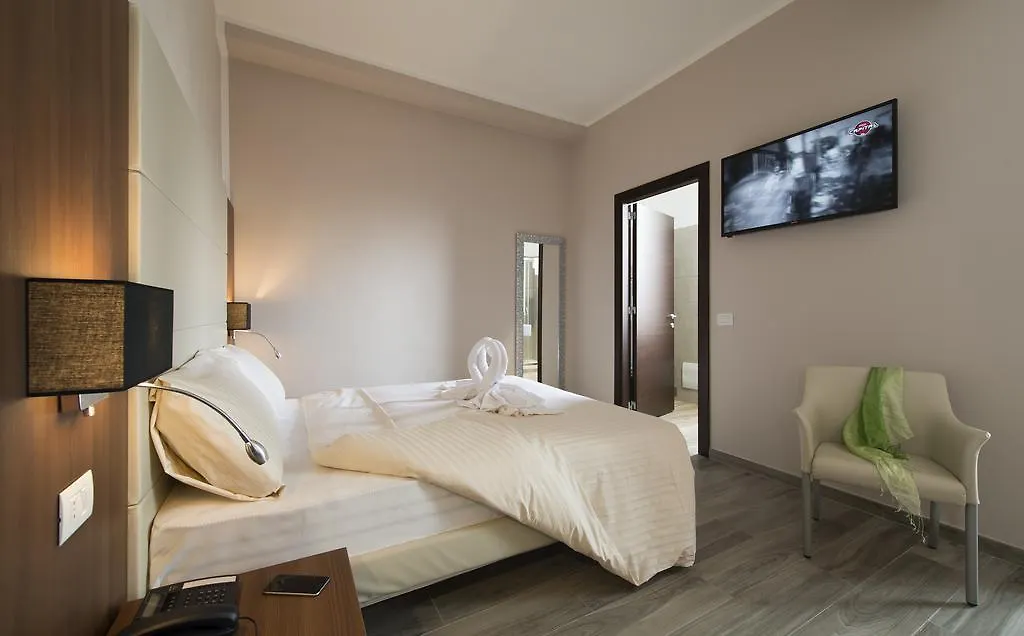 Oasi Village Hotel Milano 3*,  Italia